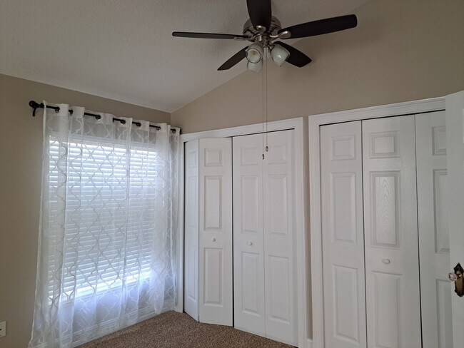 Building Photo - Pool Home in Oak Valley