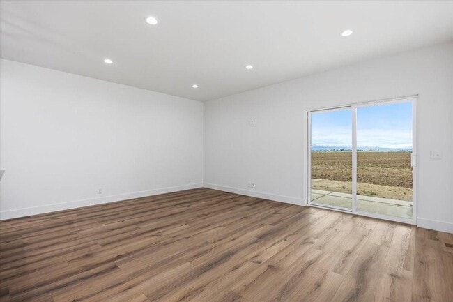 Building Photo - 170 W 300 S