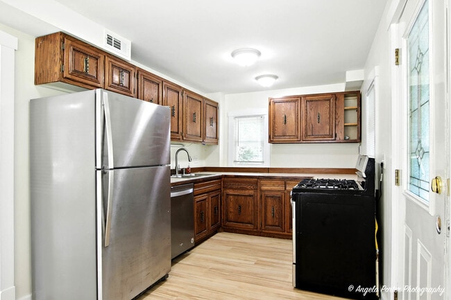 Building Photo - 41028 N Ridge Cir
