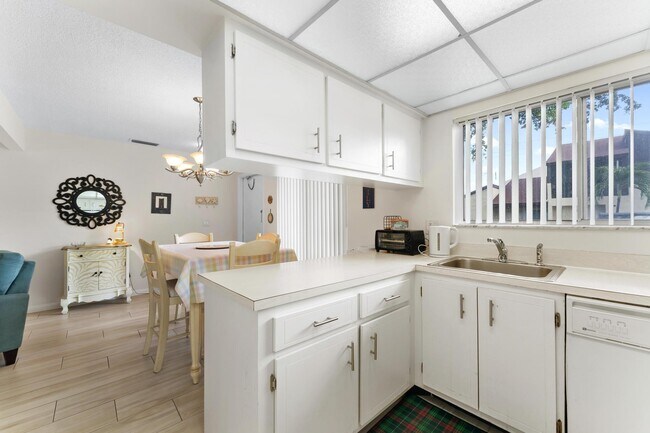 Building Photo - 5312 Bosque Ln