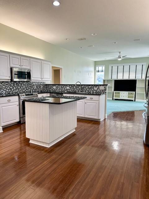 Building Photo - 6726 Engle Lake Dr