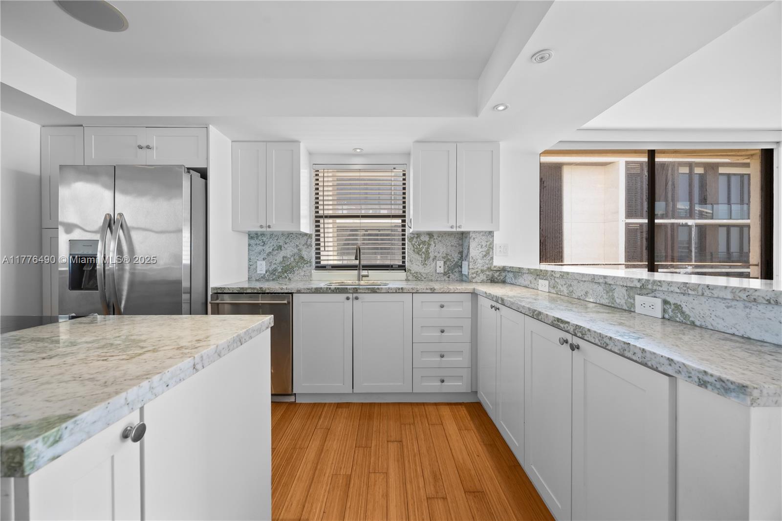 Building Photo - 1632 S Bayshore Ct