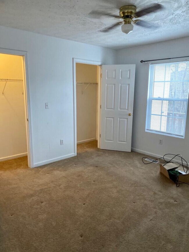Building Photo - 2 bedroom in Ona WV 25545