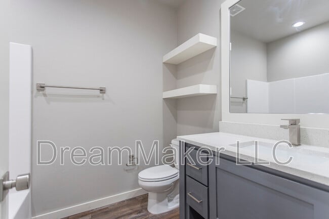 Building Photo - 3141 SE 35th St