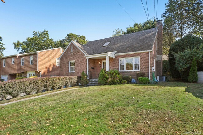 Building Photo - 71 Tamarack Rd