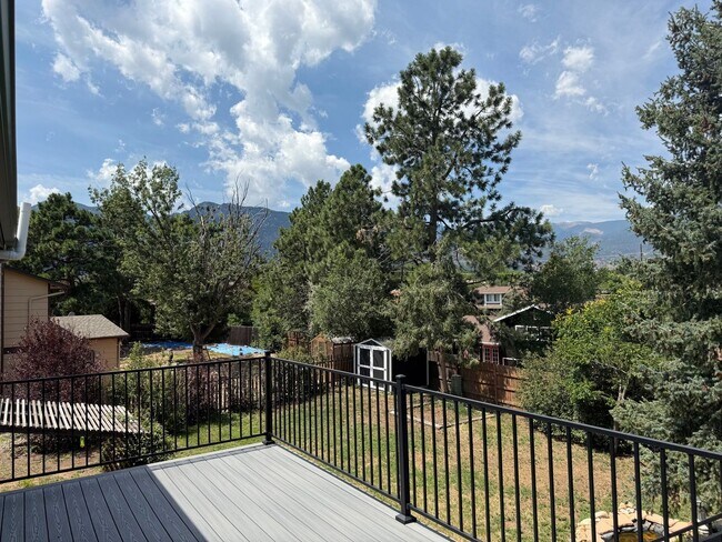 Building Photo - Stunning Cheyenne Mountain 4 Bedroom Home