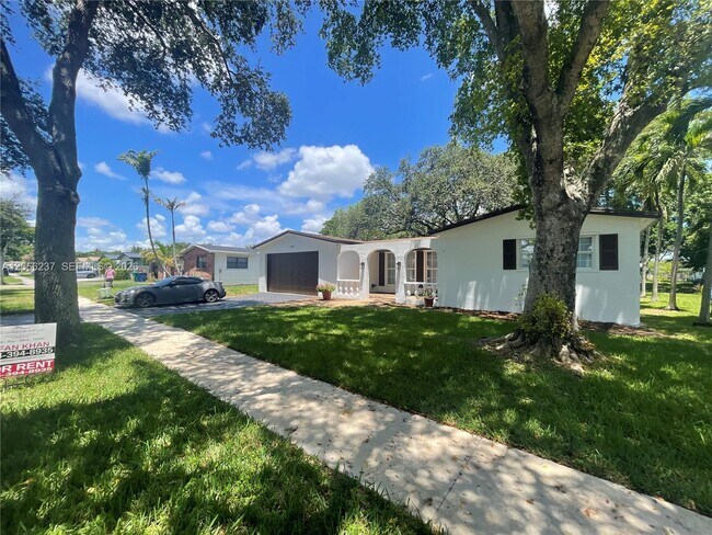 Building Photo - 9301 SW 54th St