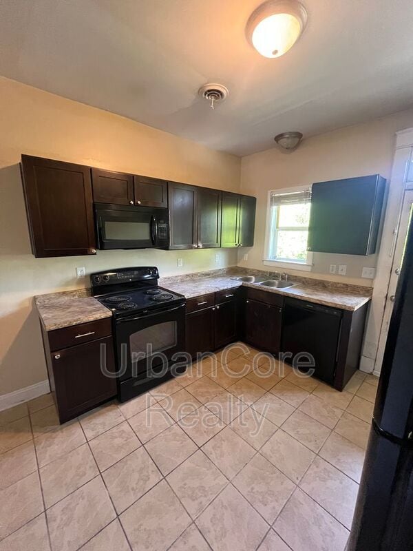 Building Photo - 709 N 35th St
