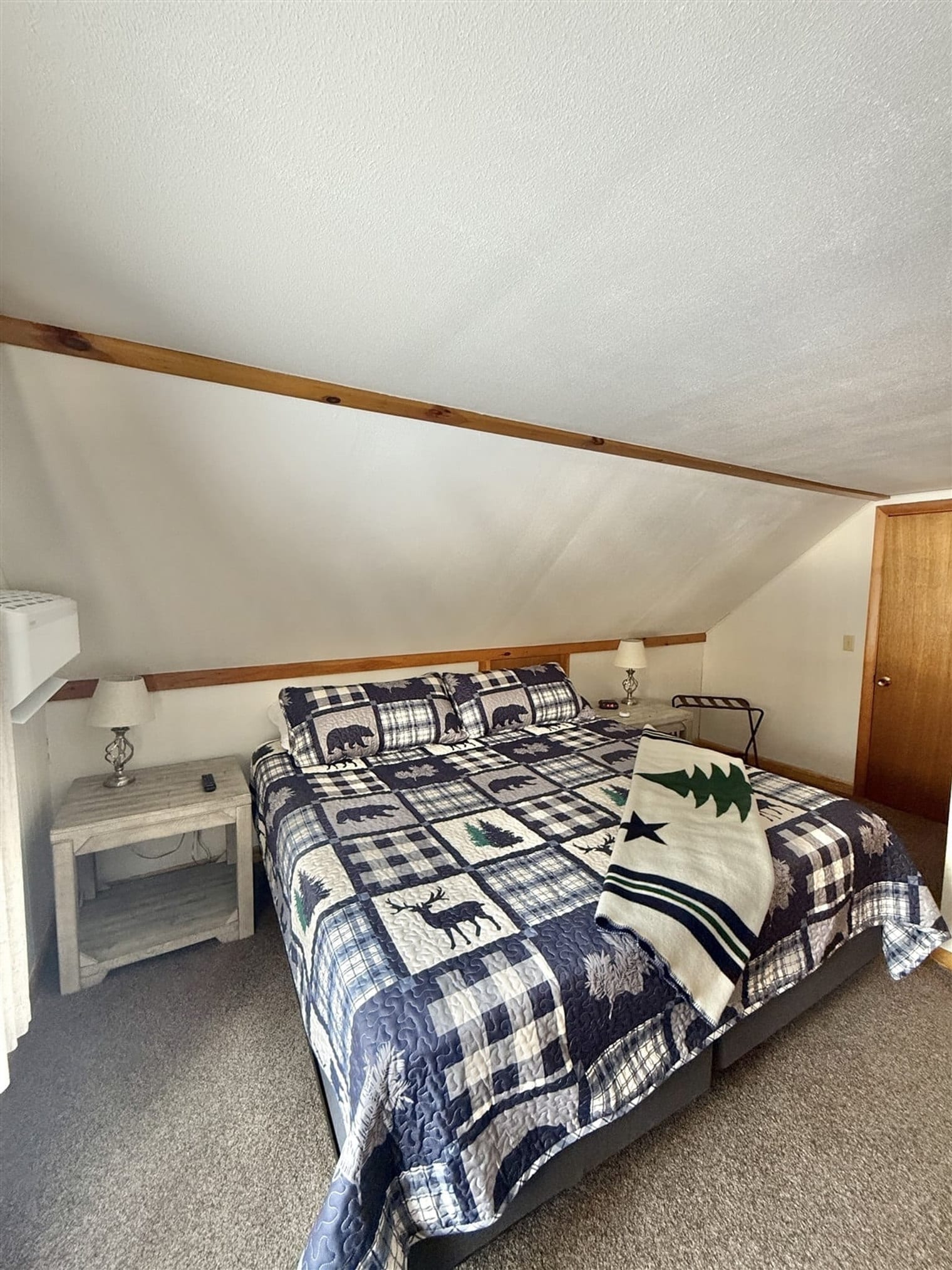 Building Photo - 35 Babes Ln