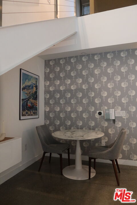 Building Photo - 123 Kings Rd