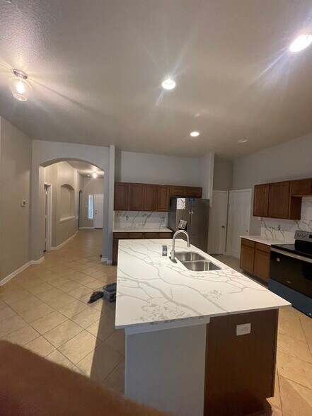Building Photo - 7623 Sterling Mnr