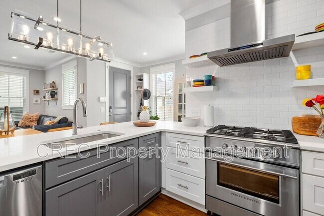 Building Photo - 3 1/2 Maranda Holmes St