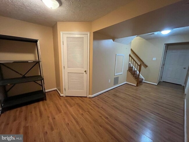 Building Photo - 283 Point to Point Square