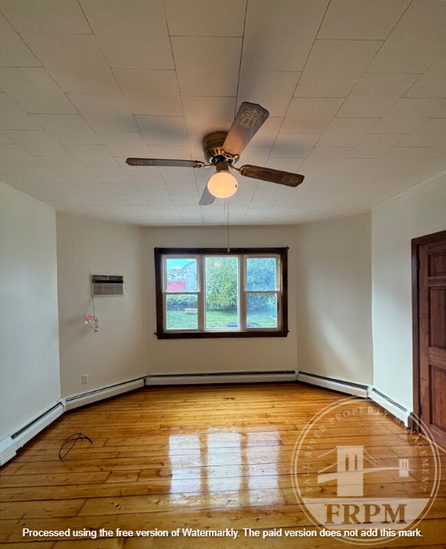 Building Photo - 90 Montaup St