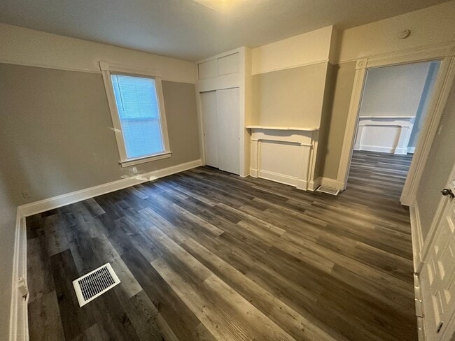 Building Photo - 168 Meridian St