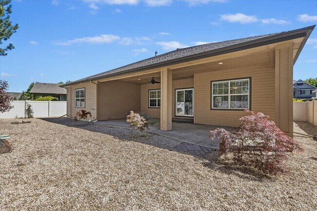 Building Photo - Fantastic 3-bed, 2.5 bath single level home near Downtown Star