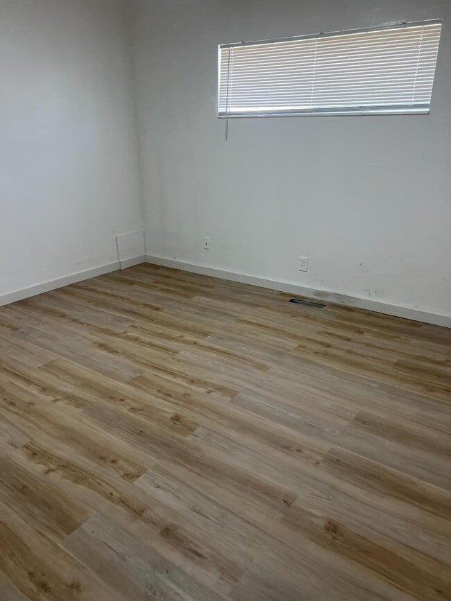 Building Photo - 622 S 1000 W