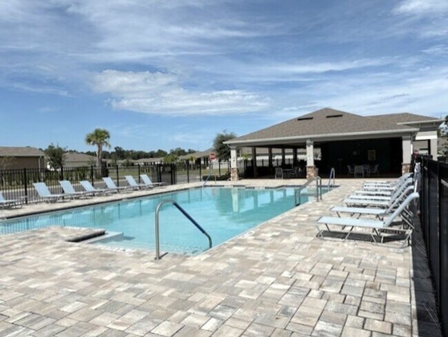 Building Photo - Gorgeous 2 Bedroom Home with Office!