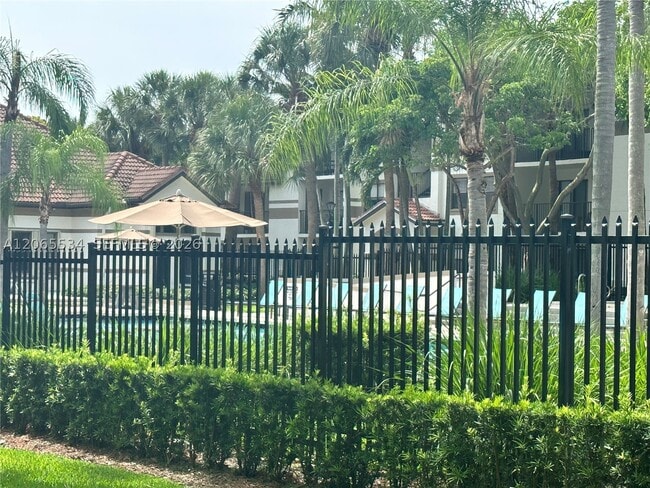 Building Photo - 610 S Park Rd