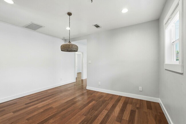 Building Photo - Beautiful Spacious 3-bedroom 2-Bath Home in Berkeley!