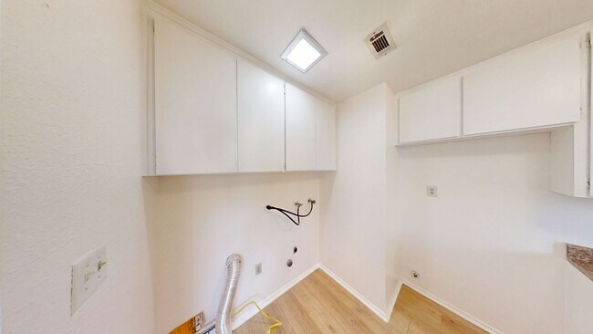 Building Photo - 1115 Tribune St