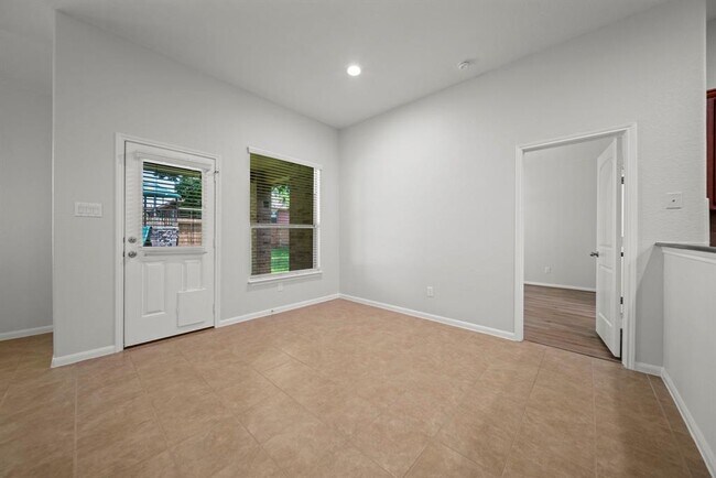Building Photo - 1055 Forest Haven Ct