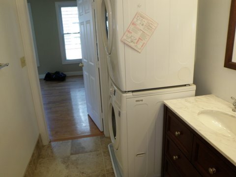 Building Photo - 143 Davenport Ave