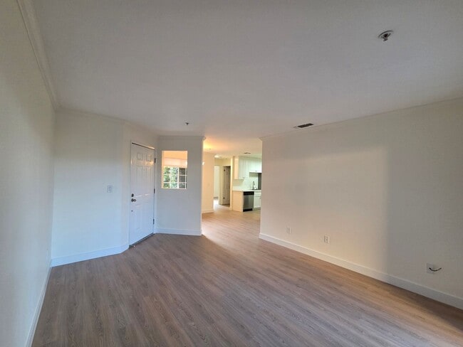 Building Photo - Large 2 Bedroom, 2 Bath Condo in San Ramon