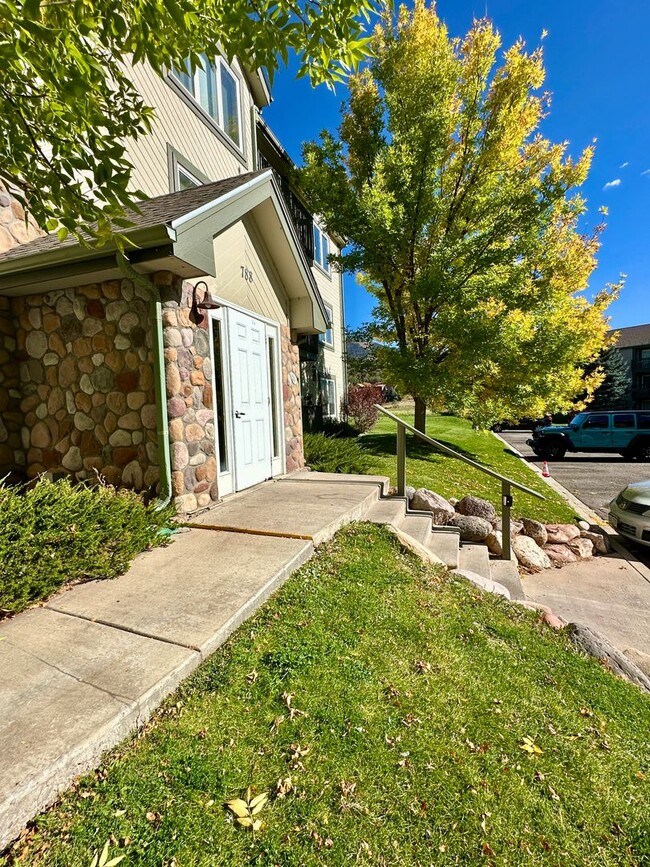 Primary Photo - 3 Bedroom 2 Bath Condo in New Castle