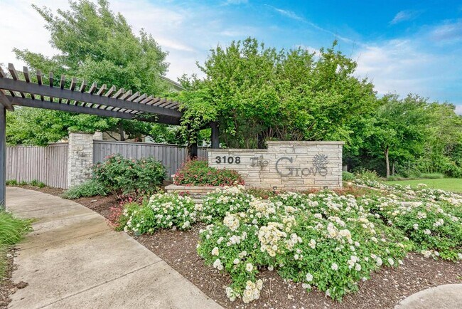 Building Photo - 3108 E 51st St