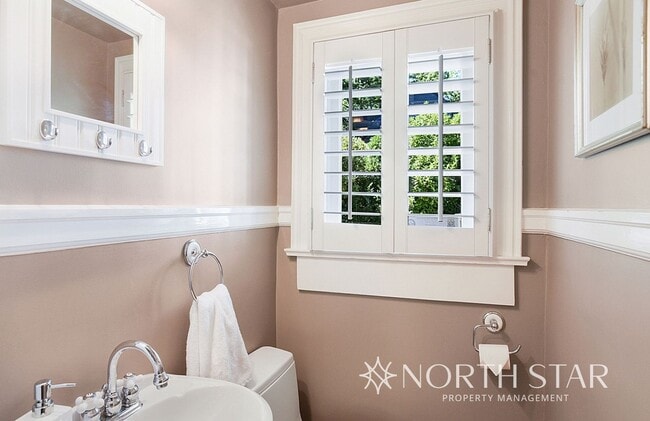 Building Photo - Live in a National Historic Home