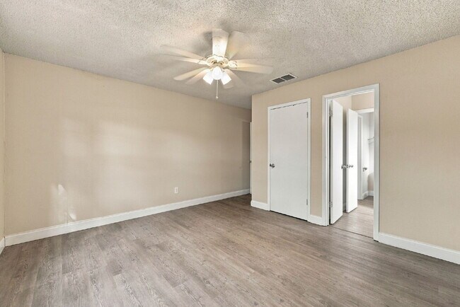Building Photo - 7203 Timbercreek Dr
