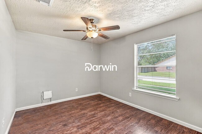 Building Photo - 6406 Summer Ridge Dr