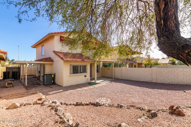 Building Photo - 9422 S 43rd Pl