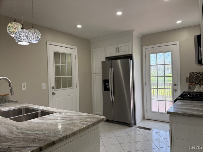 Building Photo - 126 Belleview Dr