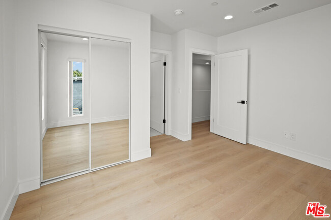 Building Photo - 2700 Fletcher Dr