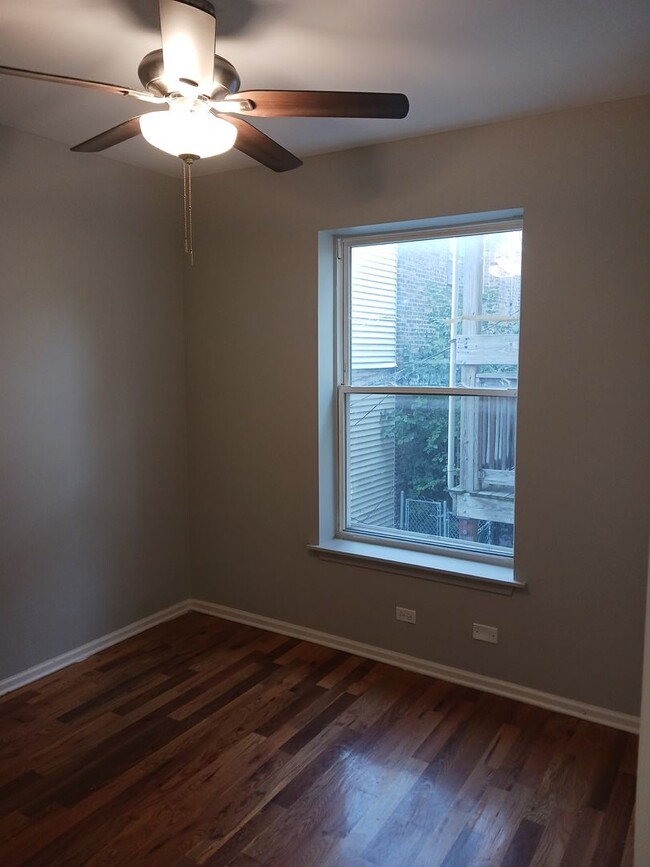 Building Photo - 122 N Kilpatrick Ave