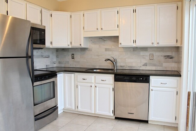 Building Photo - 4926 NE 77th Ave