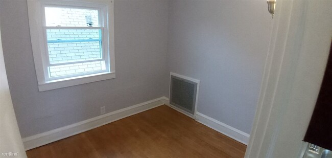 Building Photo - 1 br, 1 bath 4plex - 2303 West McKinley Av...