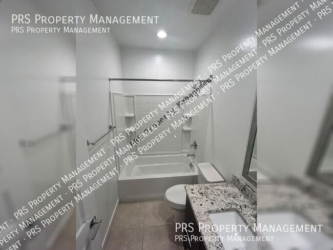 Building Photo - 2658 S Reavis Falls Rd