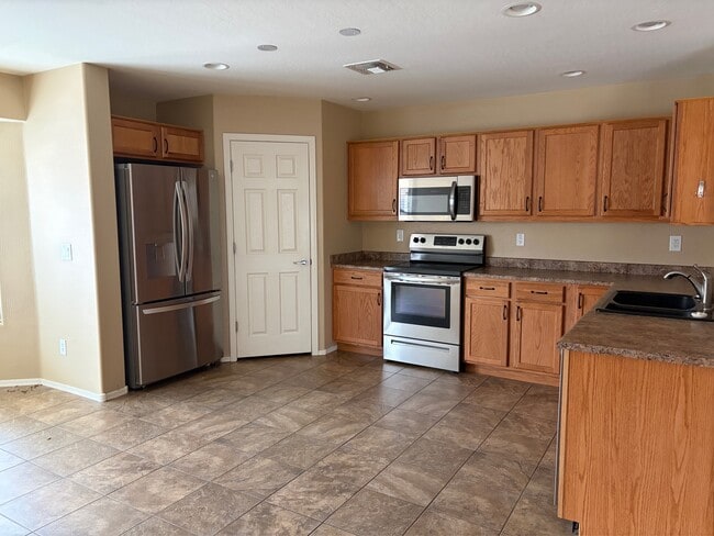 Building Photo - 18338 El Buho Pequeno