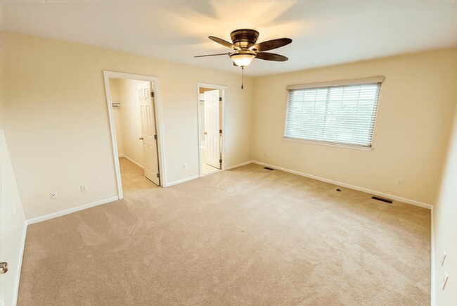Building Photo - 339 Redrock Ct