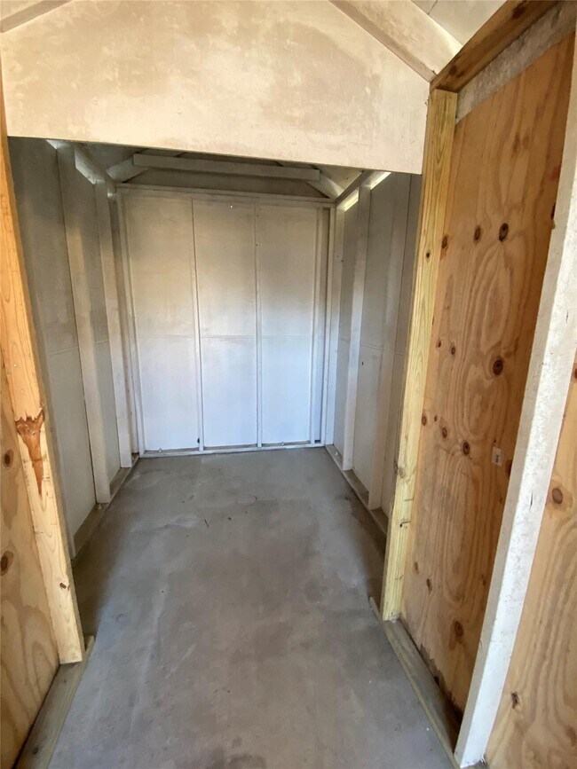 Building Photo - 807 8th St