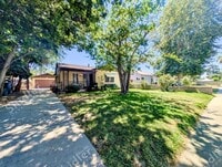 Building Photo - 2 Bedroom 1 Bath and 2 Massive Yard in North San Bernardino