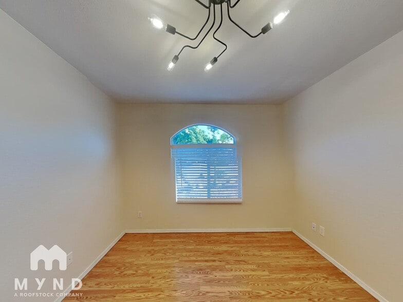 Building Photo - 1757 W Ray Ln