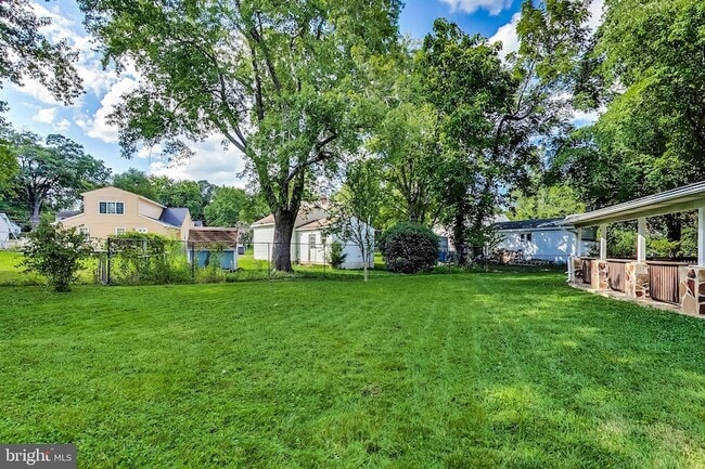 Building Photo - 6641 Barrett Rd