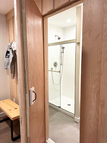 Building Photo - 179 Butternut St