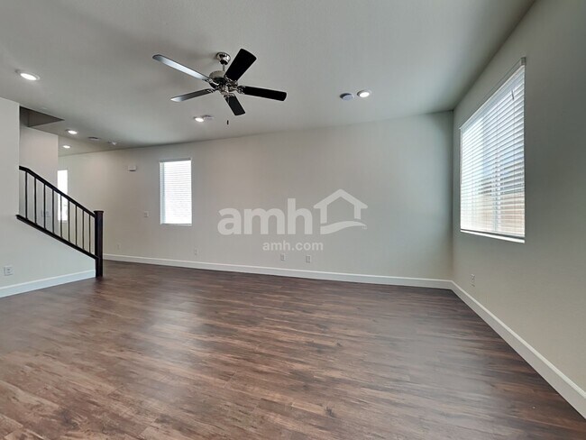 Building Photo - 8855 Brent Leaf Ave