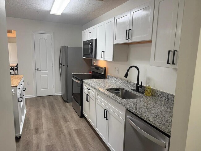 Building Photo - 3000 S Adams St