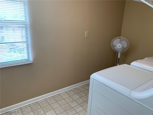 Building Photo - 6142 Whiskey Creek Dr